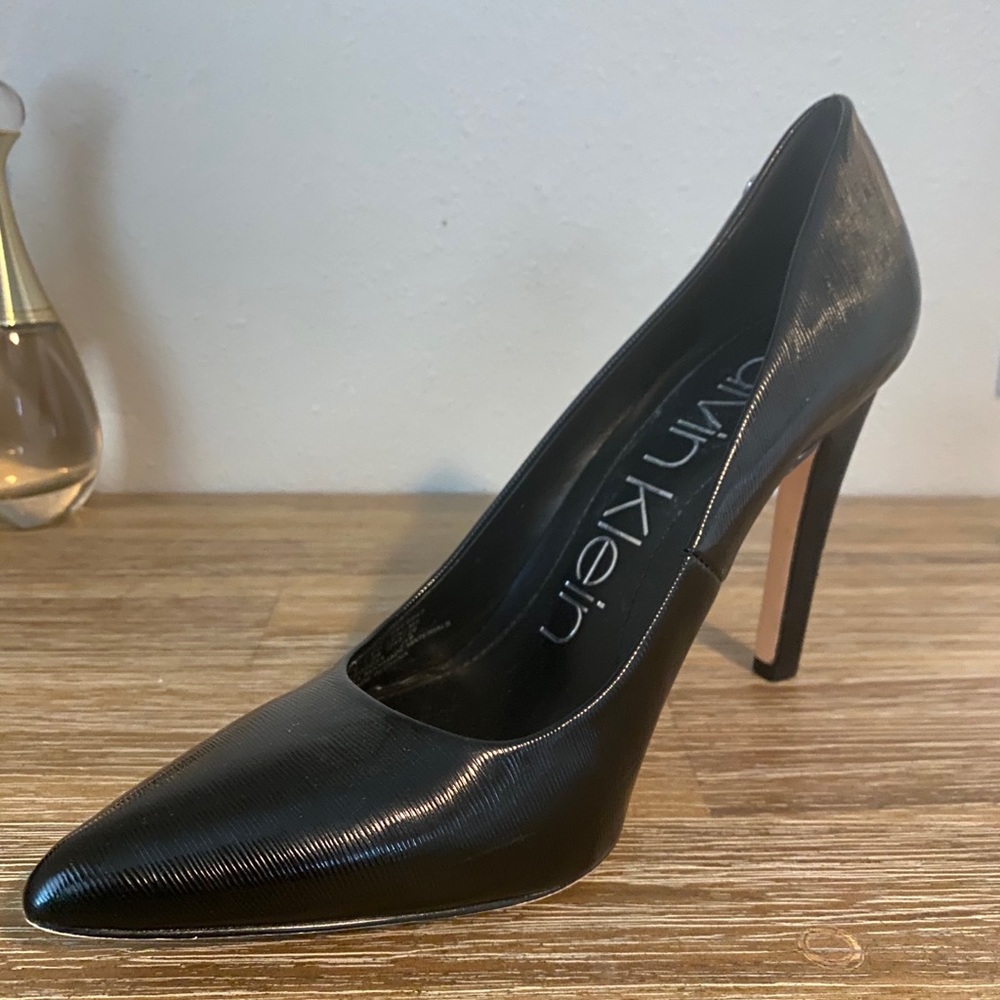 Calvin Klein Black Pointes Toe Heel